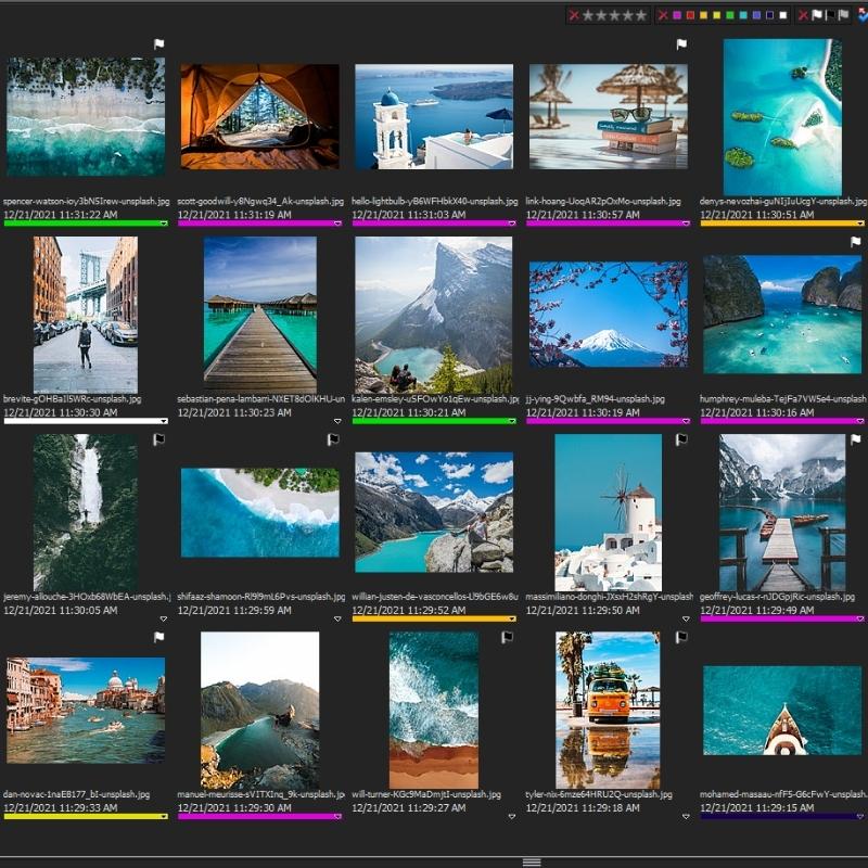 FotoStation interface - screenshot showing grid view with ocean themed images